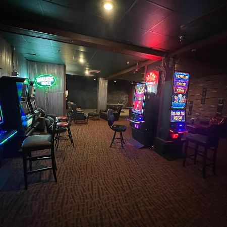 Travelodge By Wyndham Lincoln Northeast Bagian luar foto
